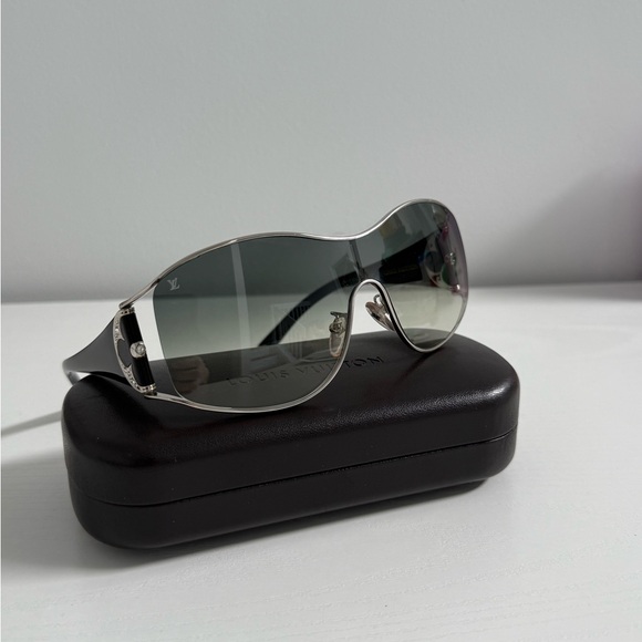 Louis Vuitton Sunglasses - Picture 1 of 7